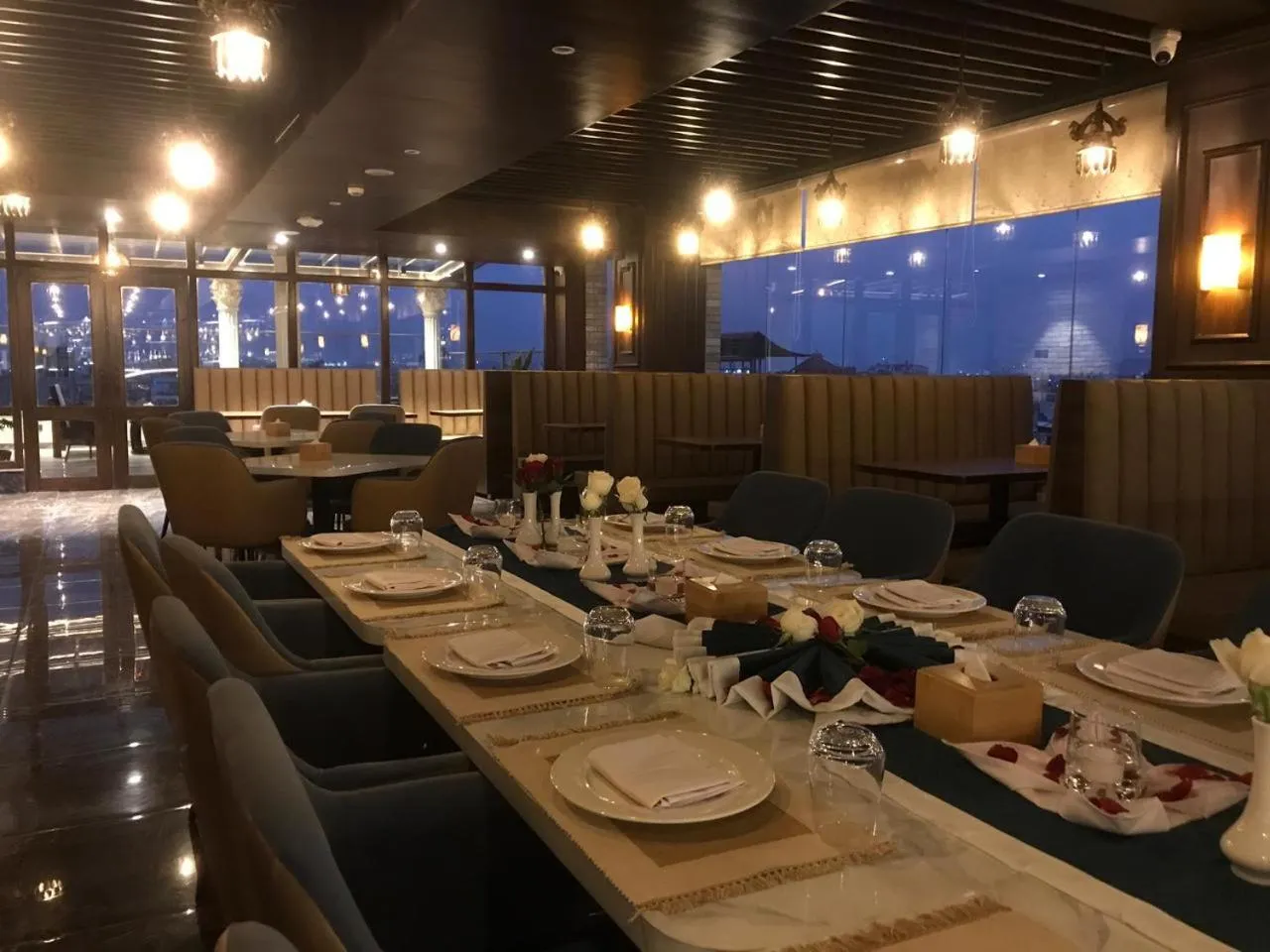 Restaurant/places to eat in Dees Boutique Hotel