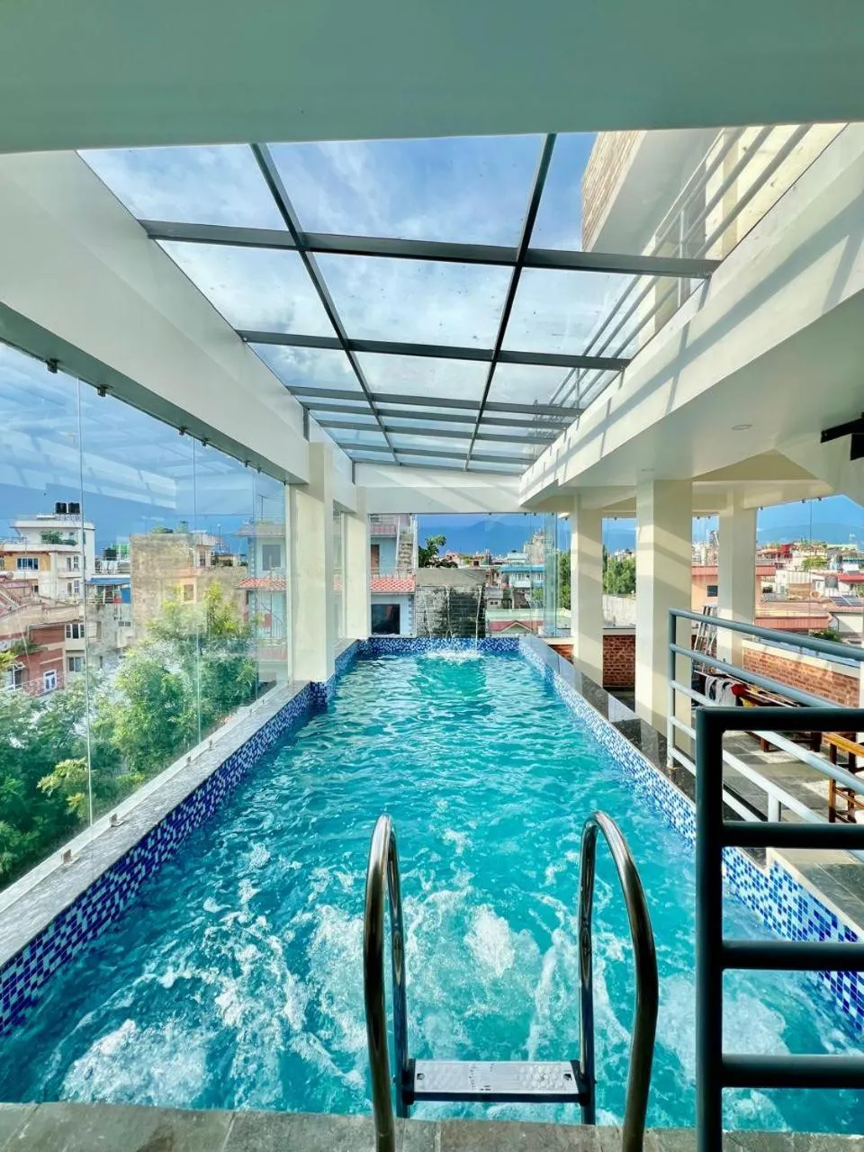 Swimming pool in Dees Boutique Hotel