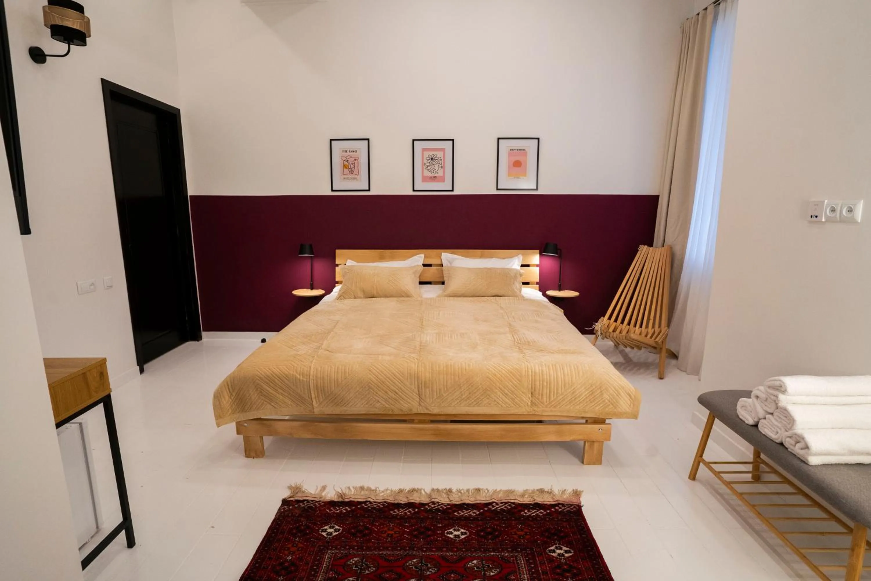 Bed in Sulitzer Residence