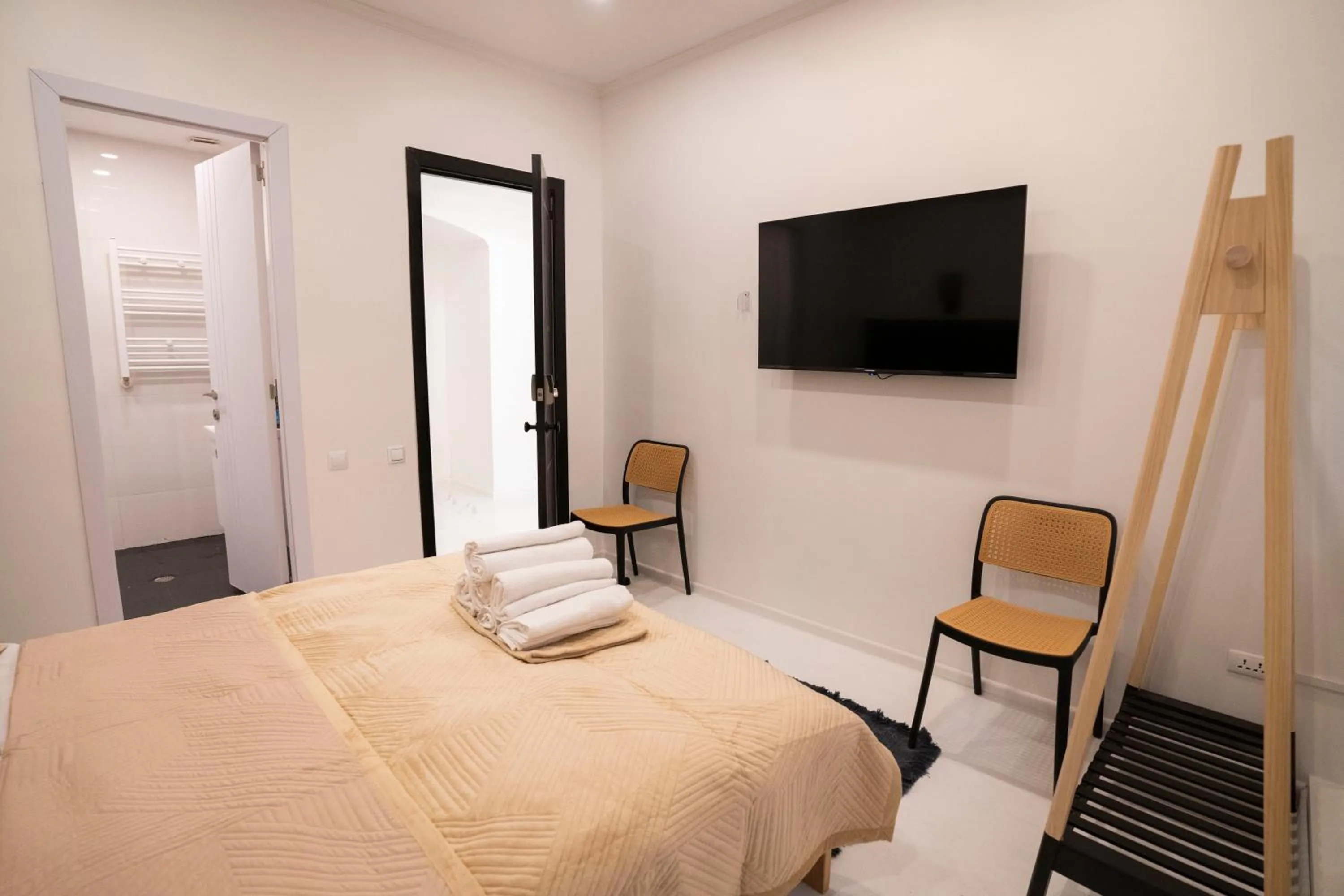 Bed in Sulitzer Residence