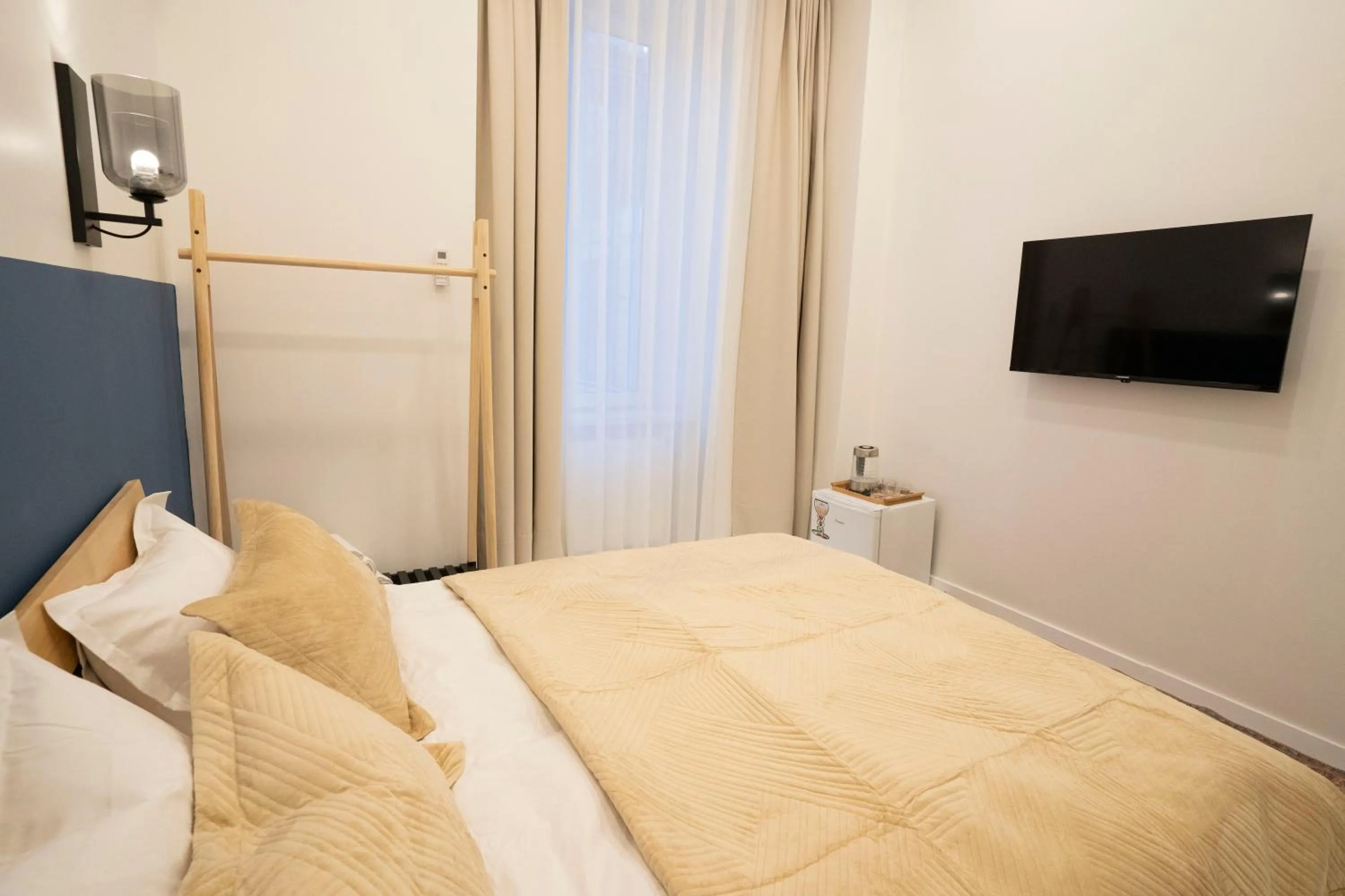 Bed in Sulitzer Residence