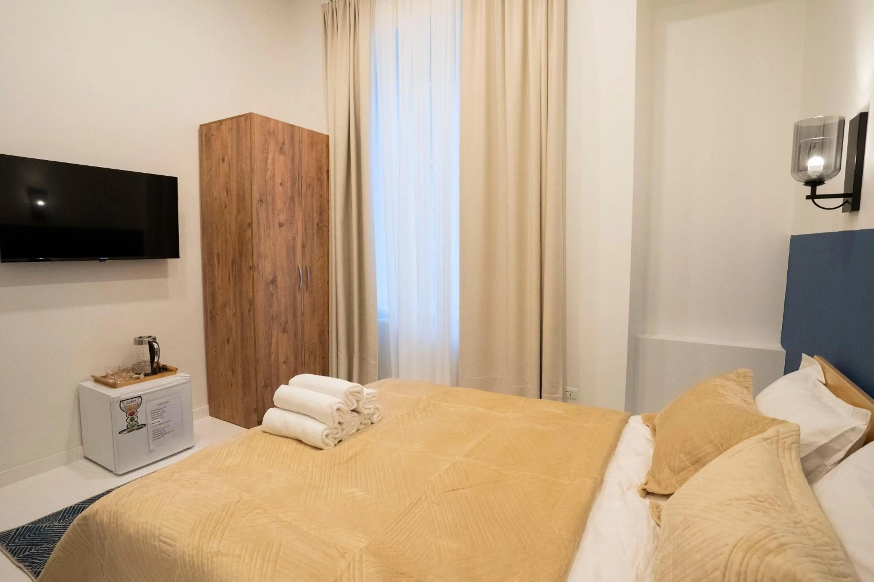 Bed in Sulitzer Residence