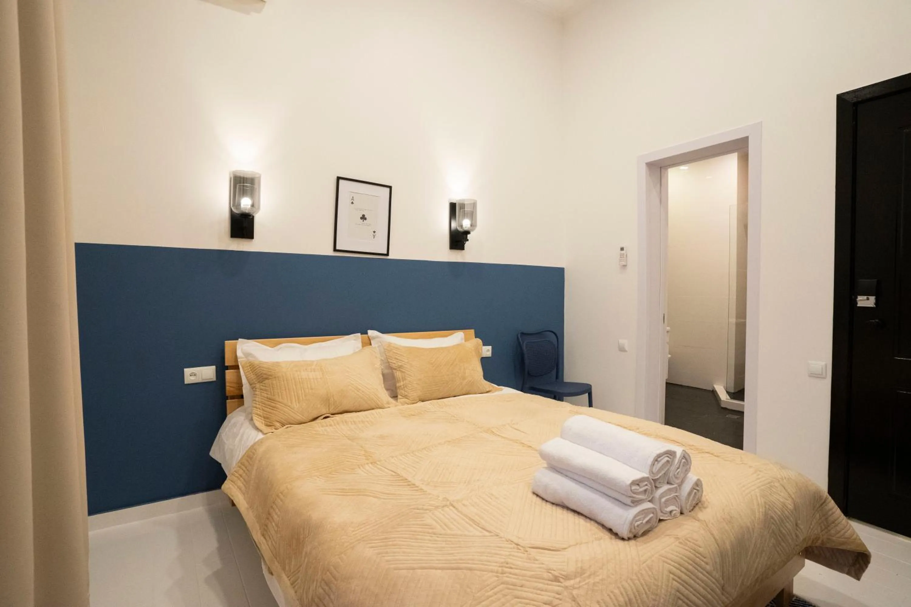 Bed in Sulitzer Residence