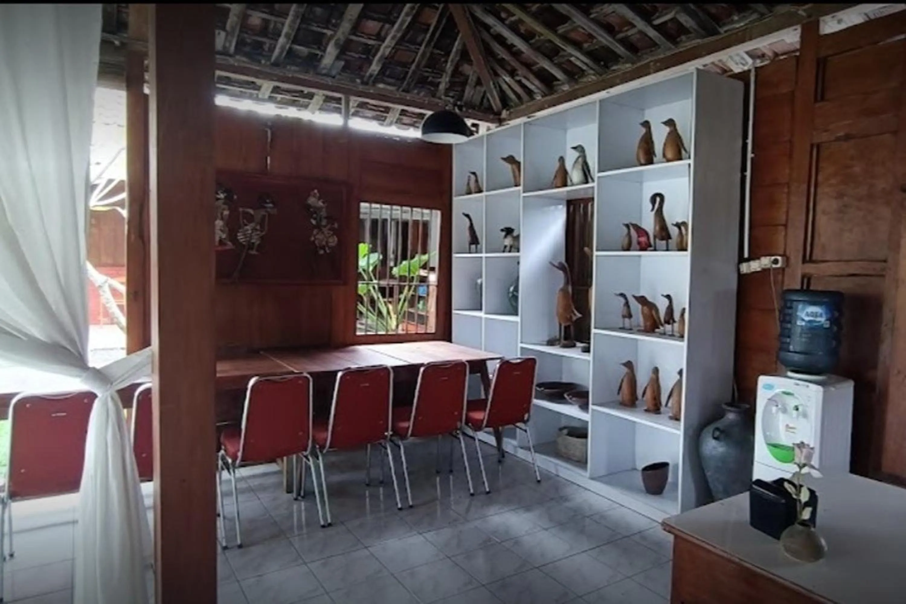 Seating area in Carla Garden