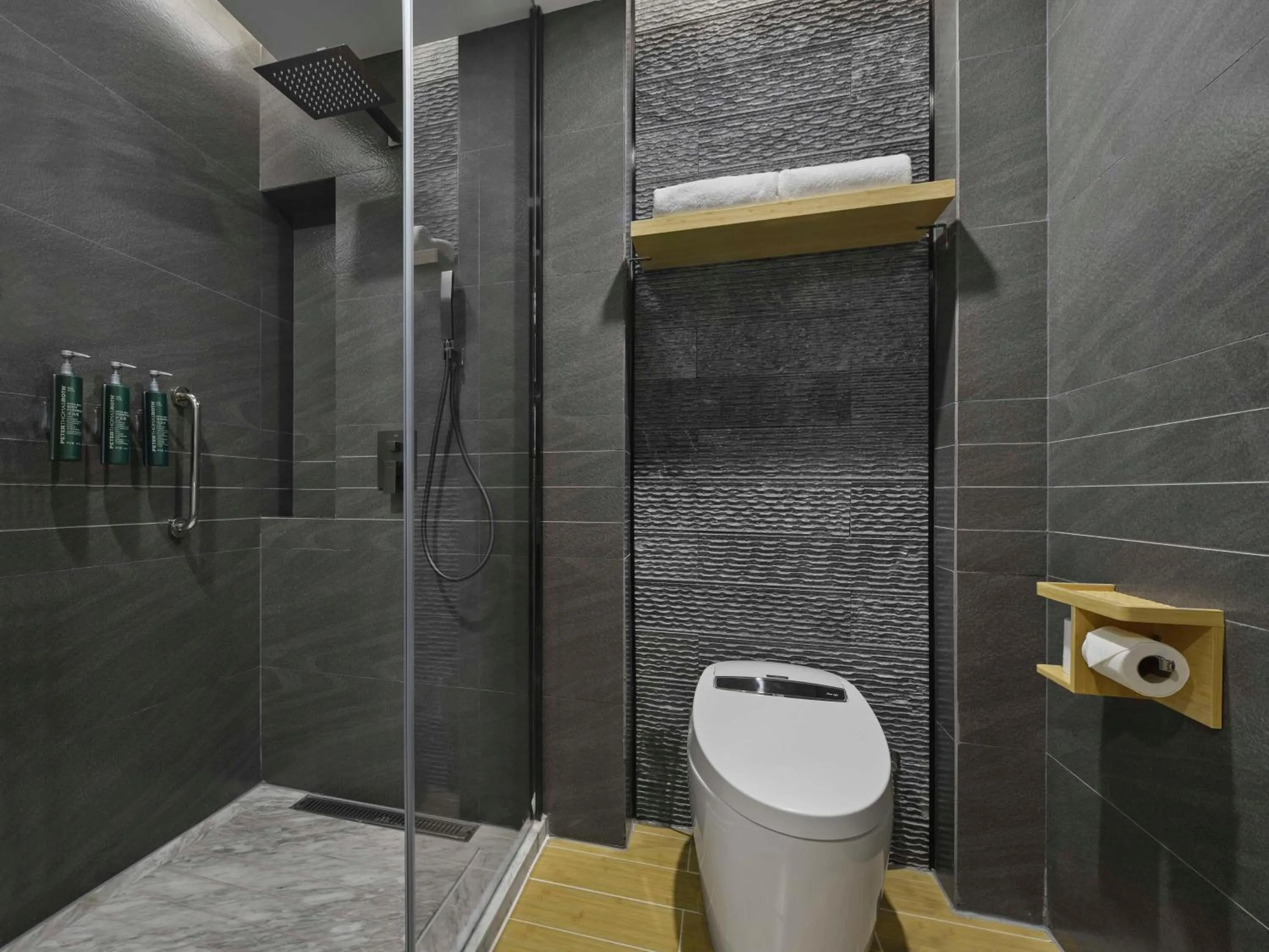 Bathroom in Hilton Garden Inn Aksu Downtown