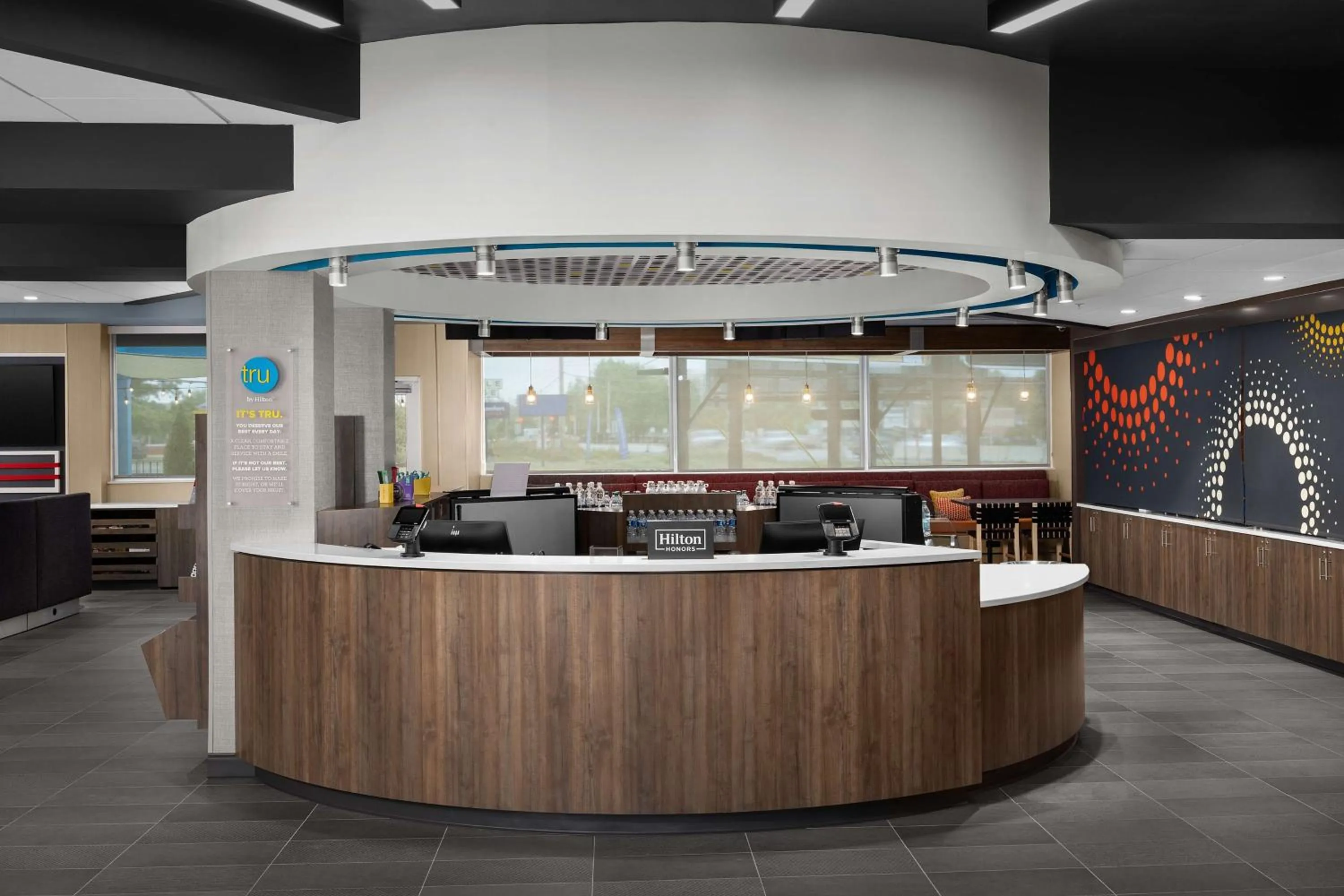 Lobby or reception in Tru By Hilton Columbus East Broad