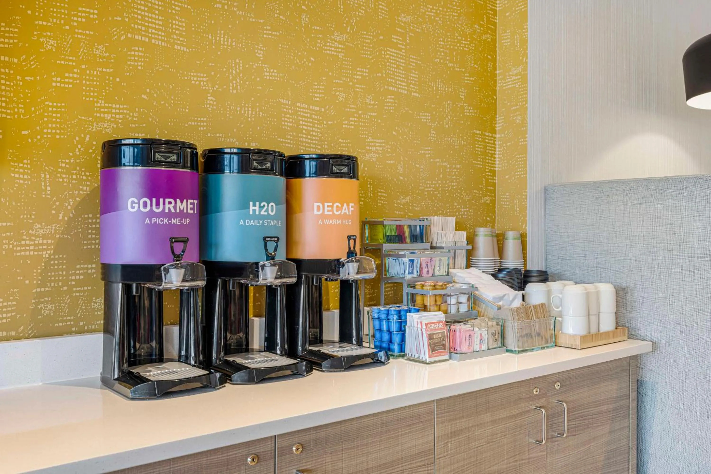 Dining area in Home2 Suites By Hilton Colorado Springs Airport