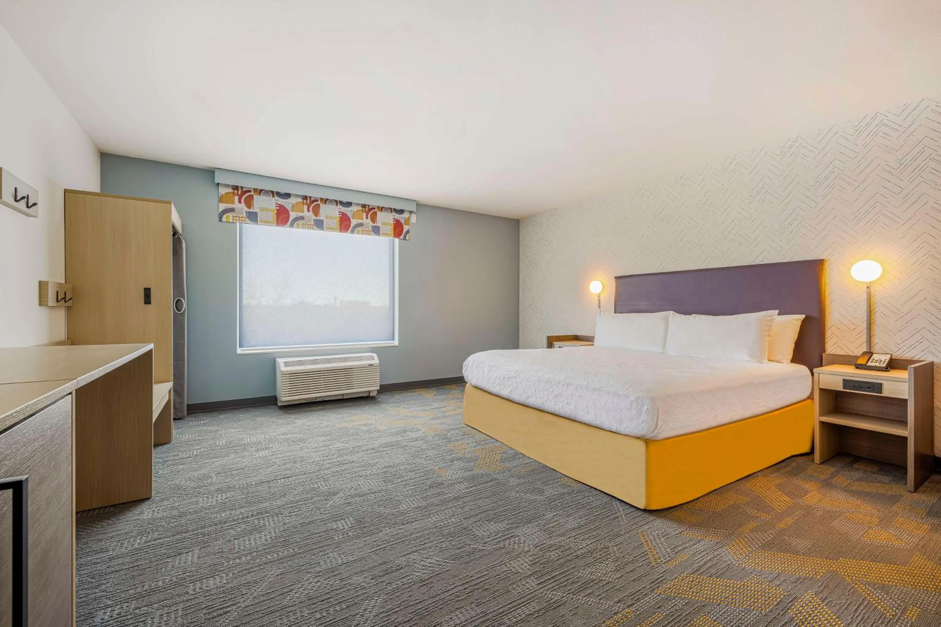 Bed in Home2 Suites By Hilton Colorado Springs Airport