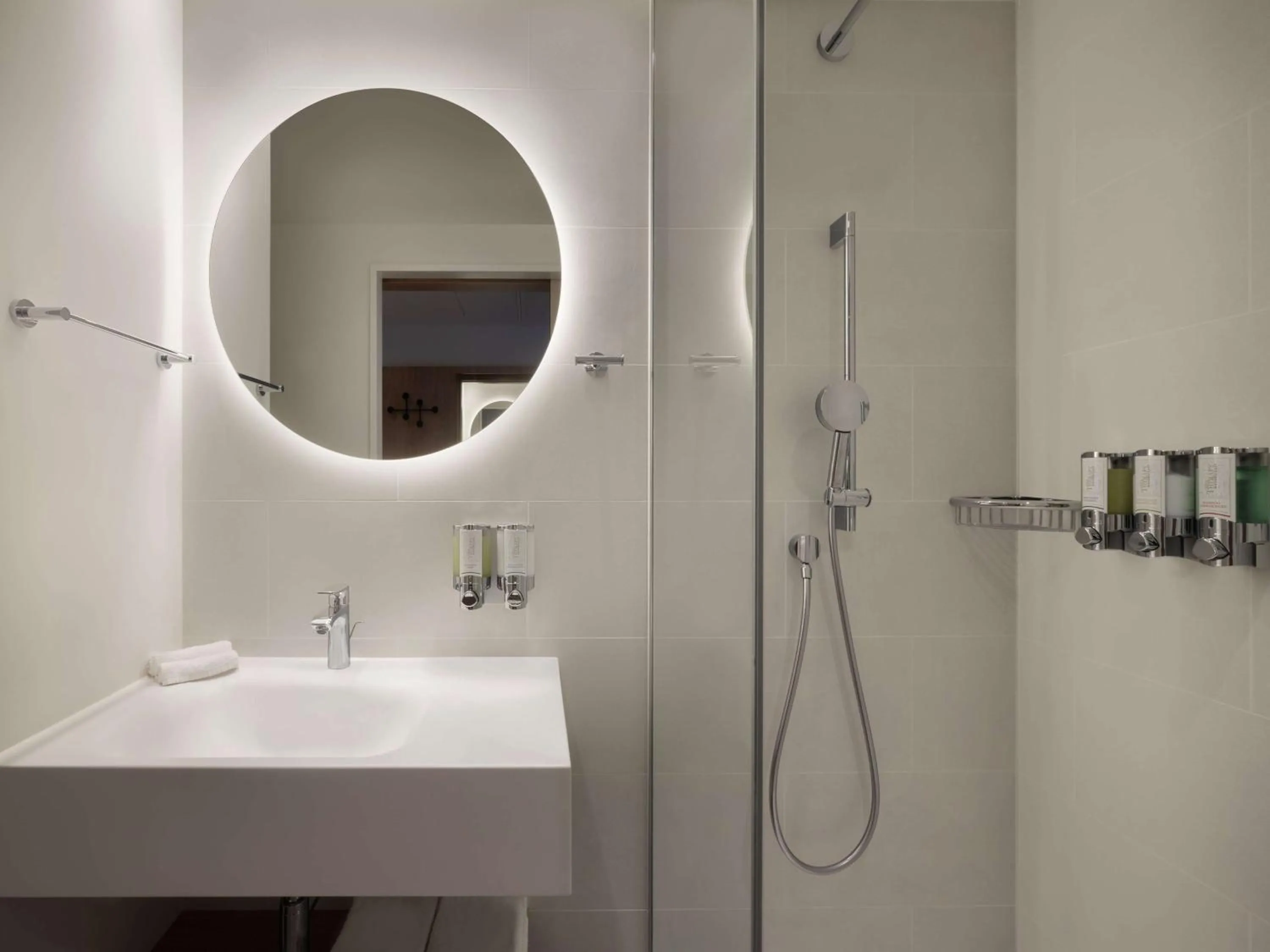 Bathroom in Hampton By Hilton Celle