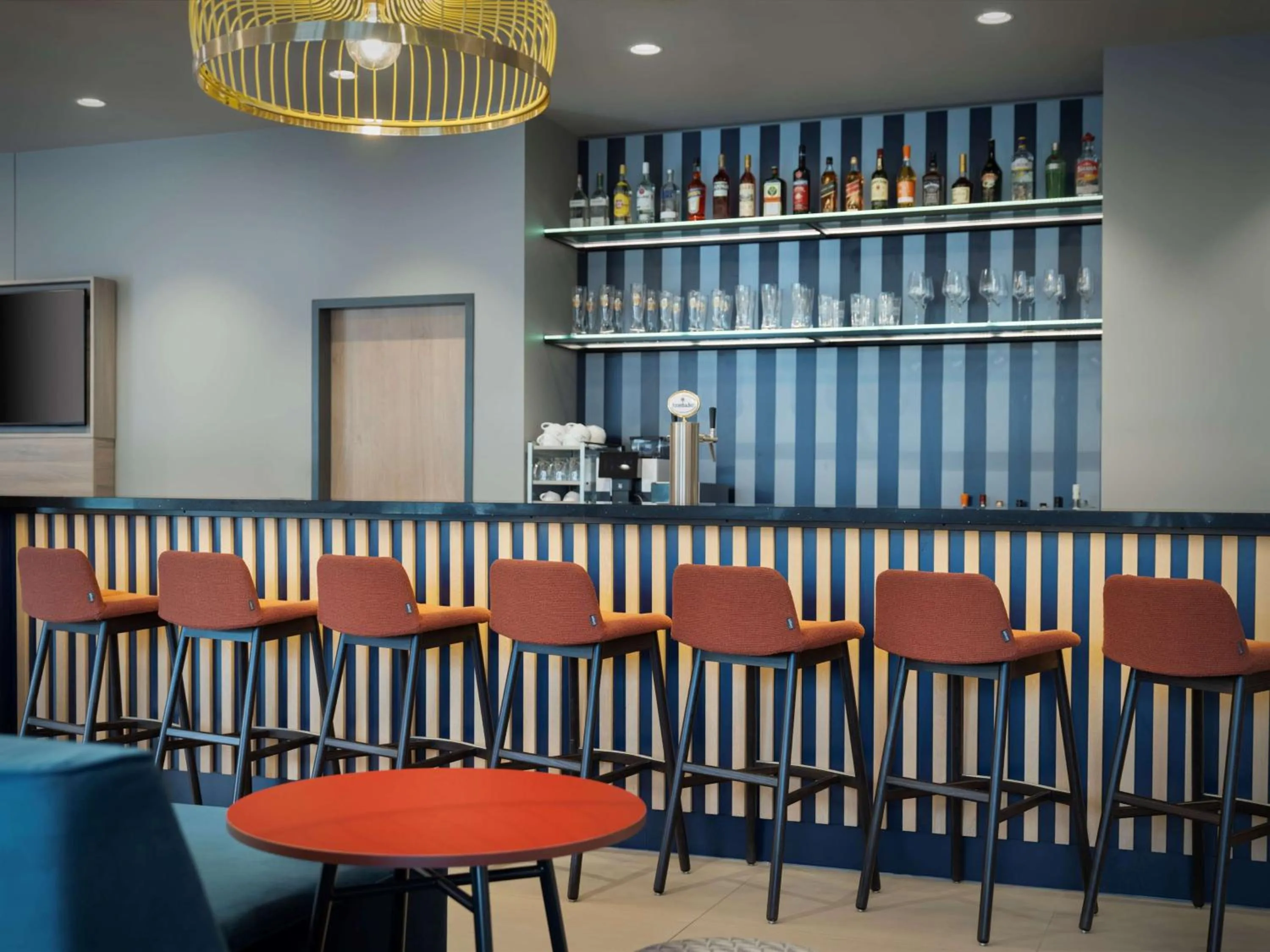 Lounge or bar in Hampton By Hilton Celle