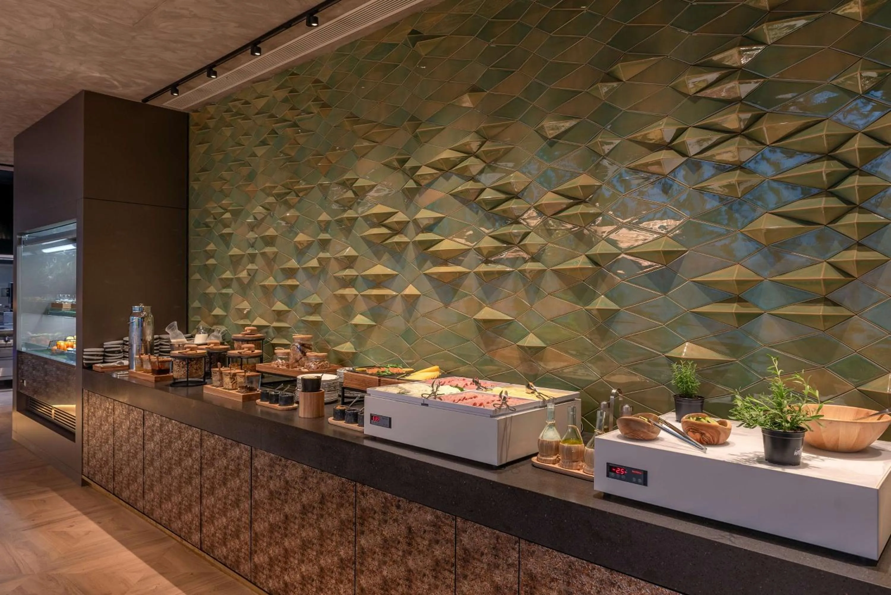 Restaurant/places to eat in Doubletree By Hilton Lagoa Azores