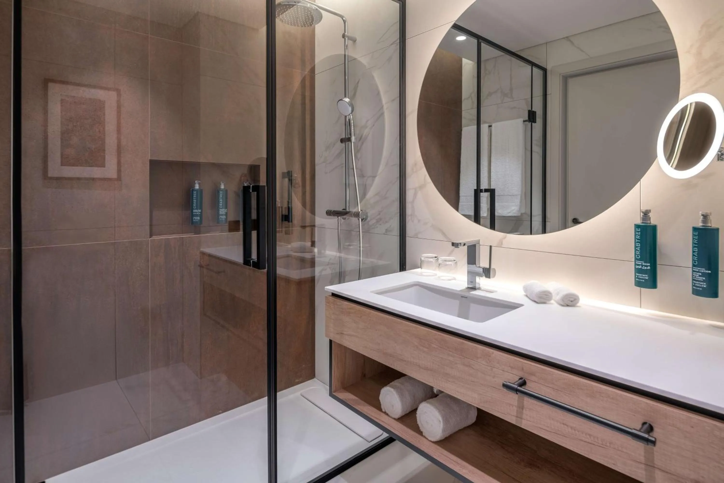 Shower in Doubletree By Hilton Lagoa Azores