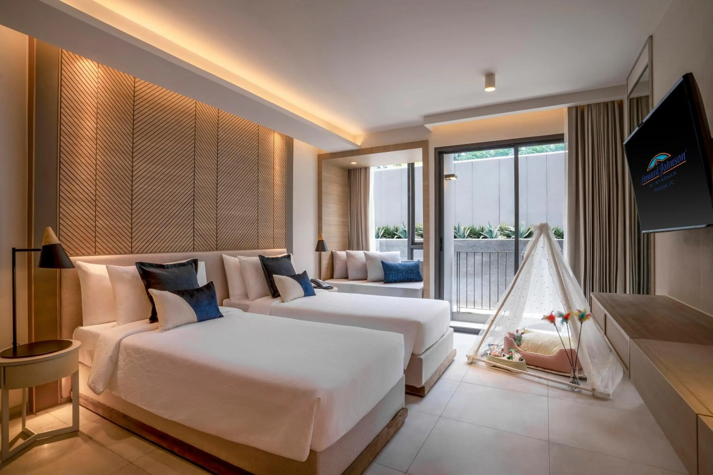 Bedroom, Bed in Howard Johnson by Wyndham Pattaya JC