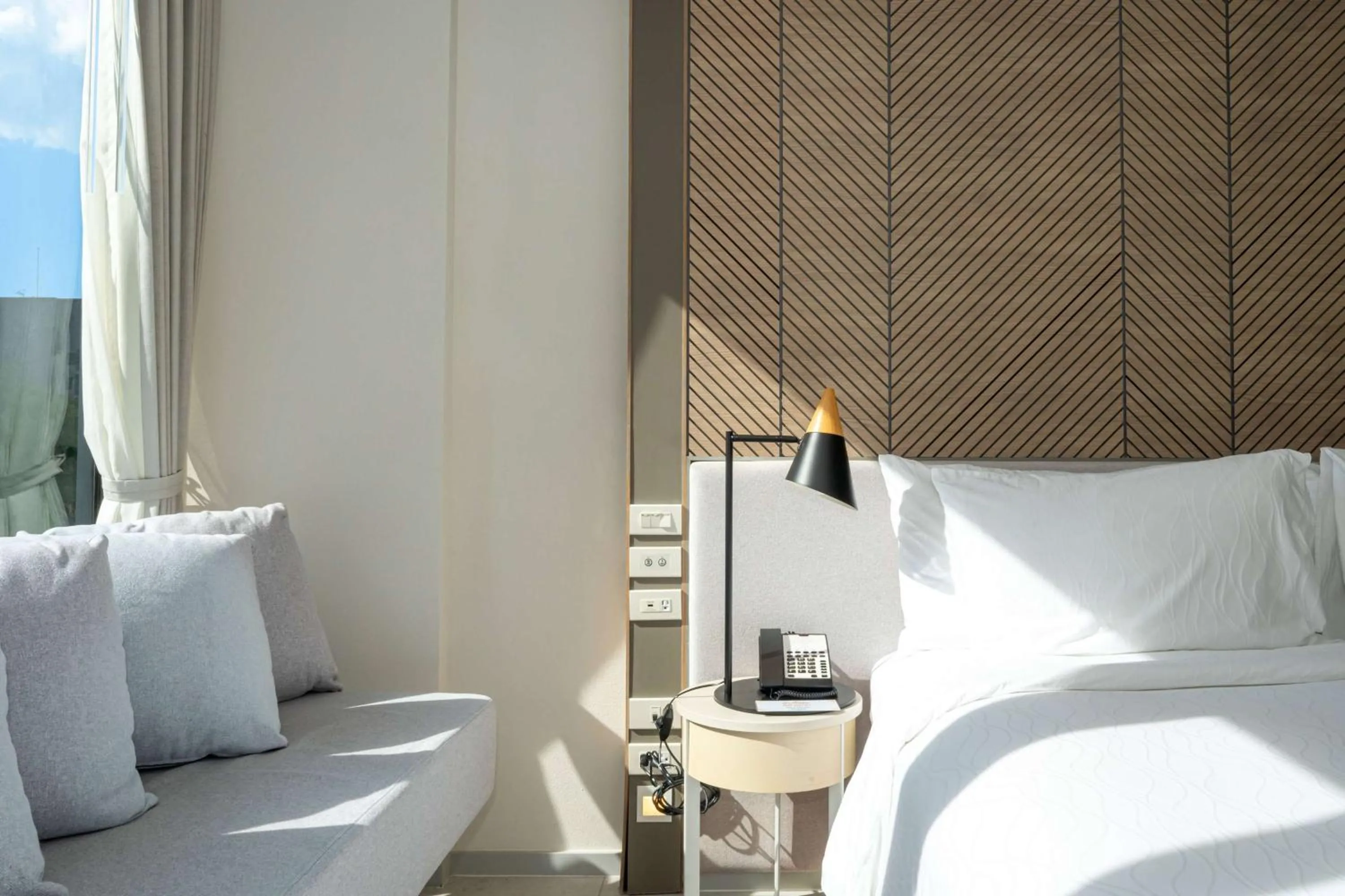 Photo of the whole room, Bed in Howard Johnson by Wyndham Pattaya JC