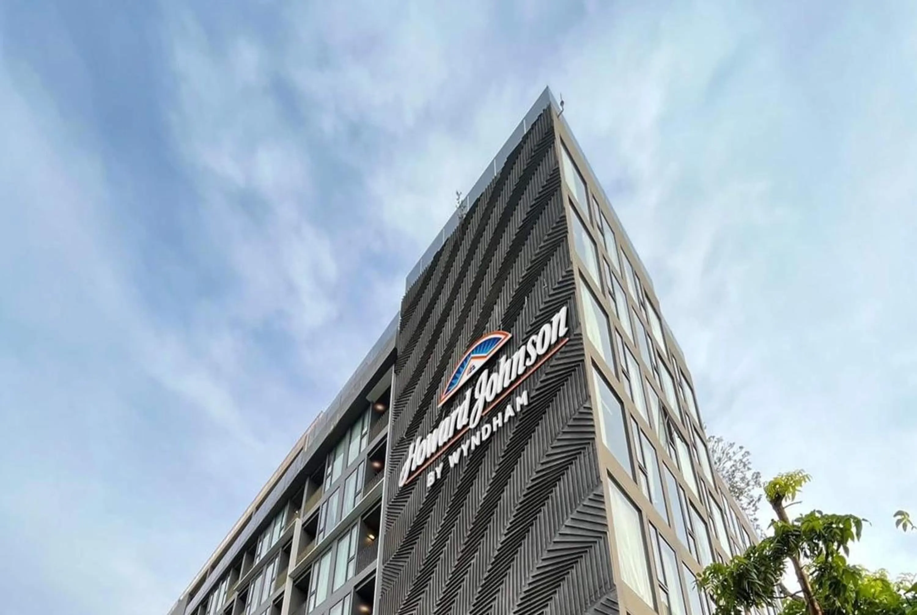 Property building in Howard Johnson by Wyndham Pattaya JC