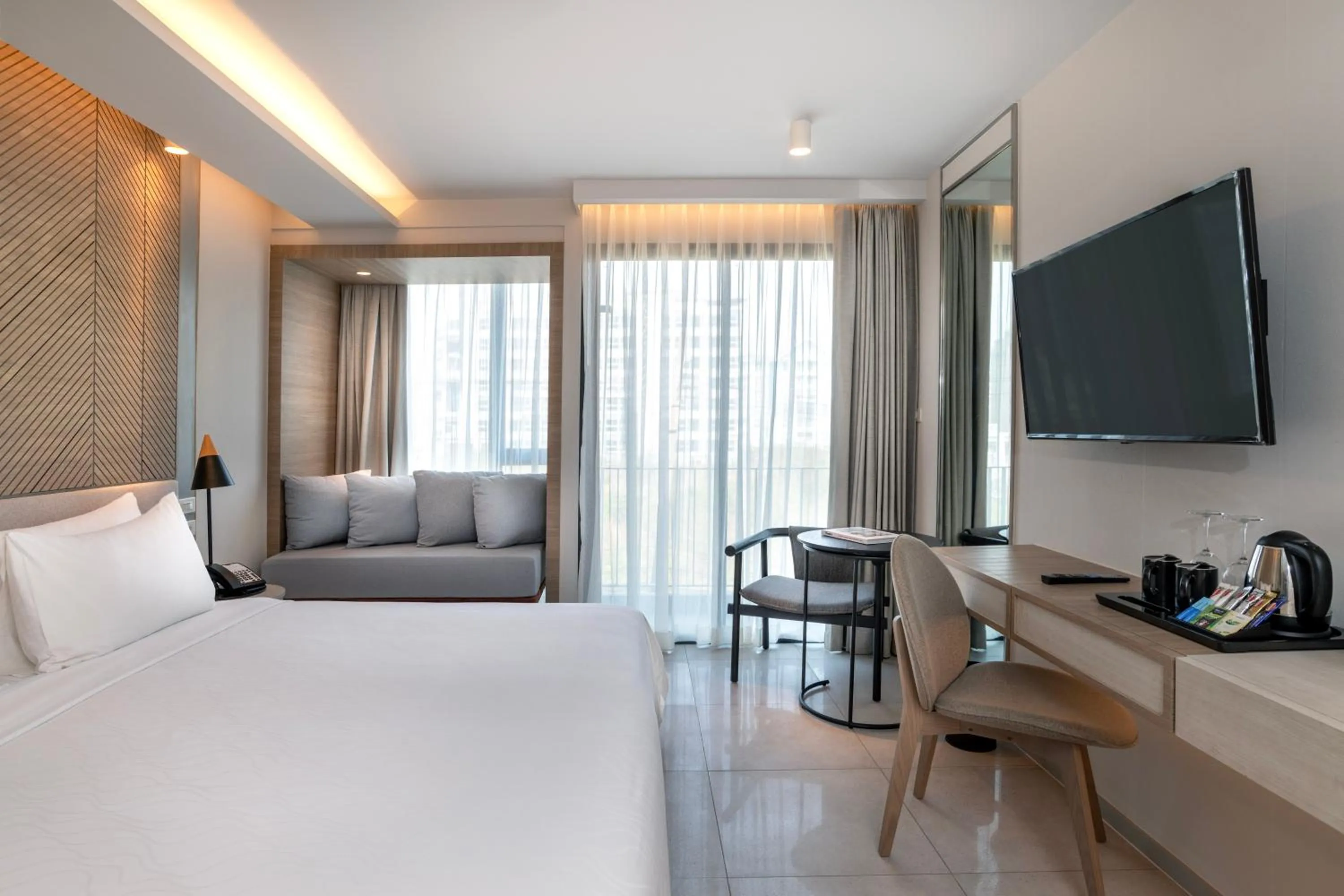 Bedroom, Bed in Howard Johnson by Wyndham Pattaya JC