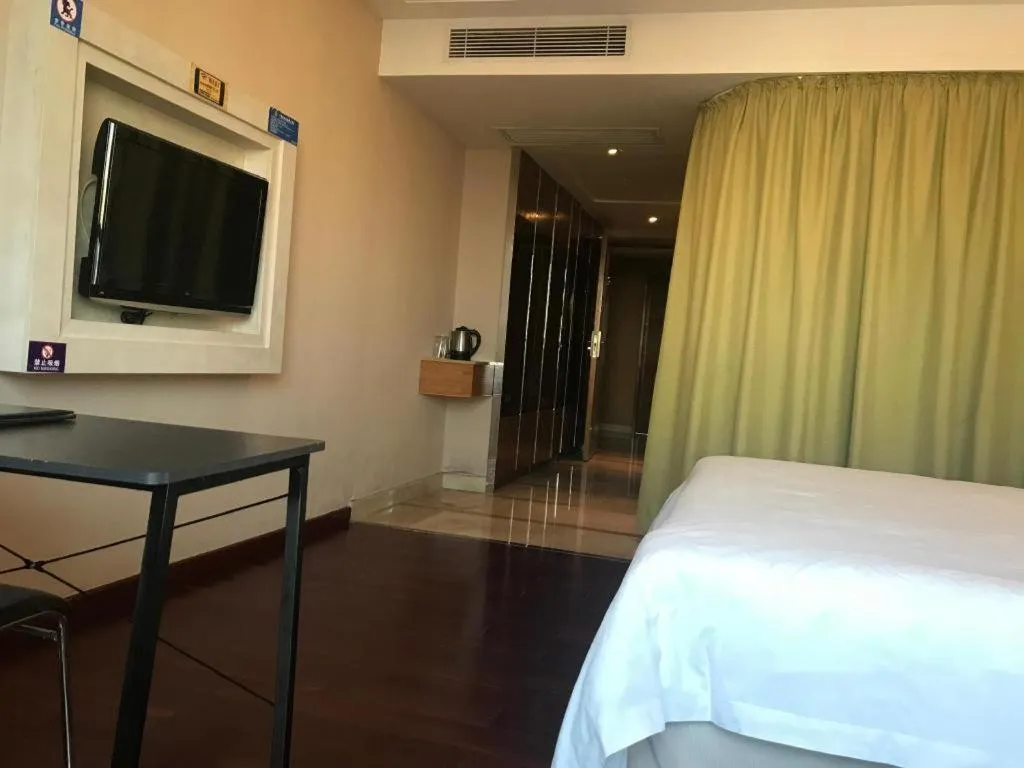 Bed in Regency Hotel