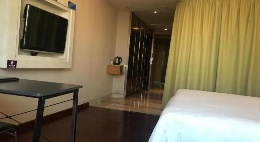 Bed in Regency Hotel