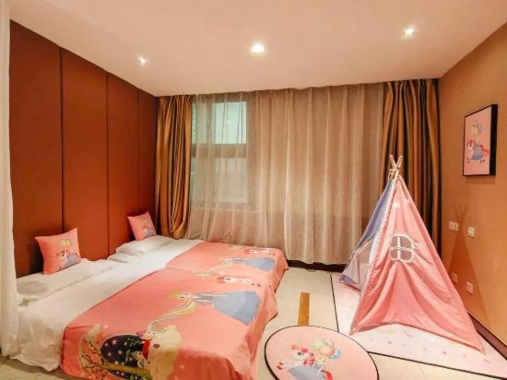 Bed in Zhongzhou International Hotel