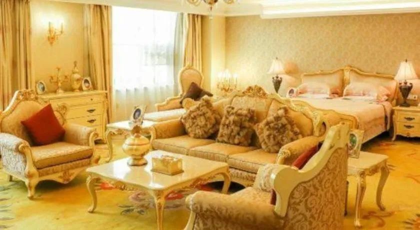 Bed in Zhongzhou International Hotel