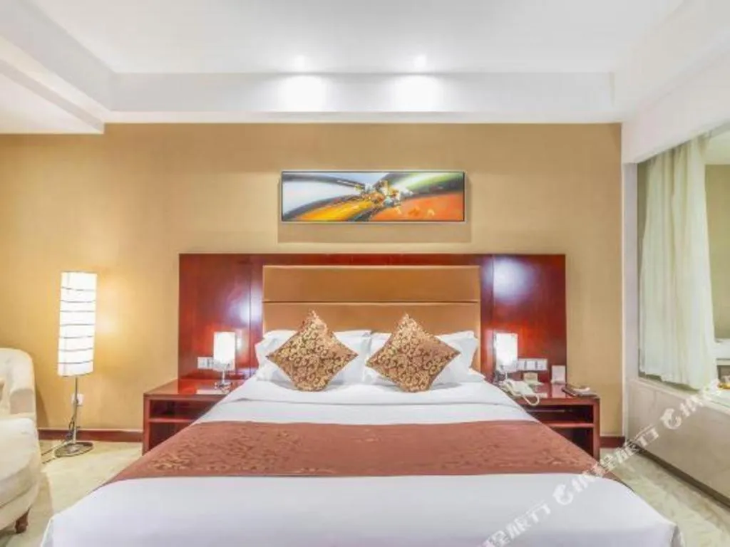 Bed in Zhongzhou International Hotel
