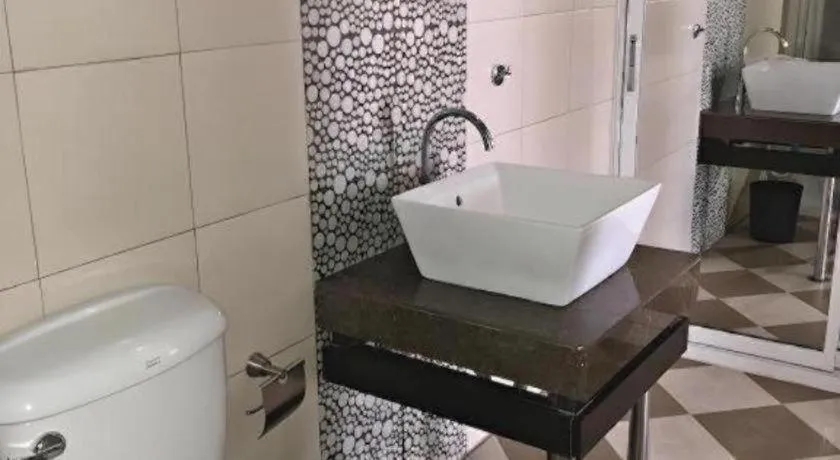 Quezon Premier Hotel - Candelaria