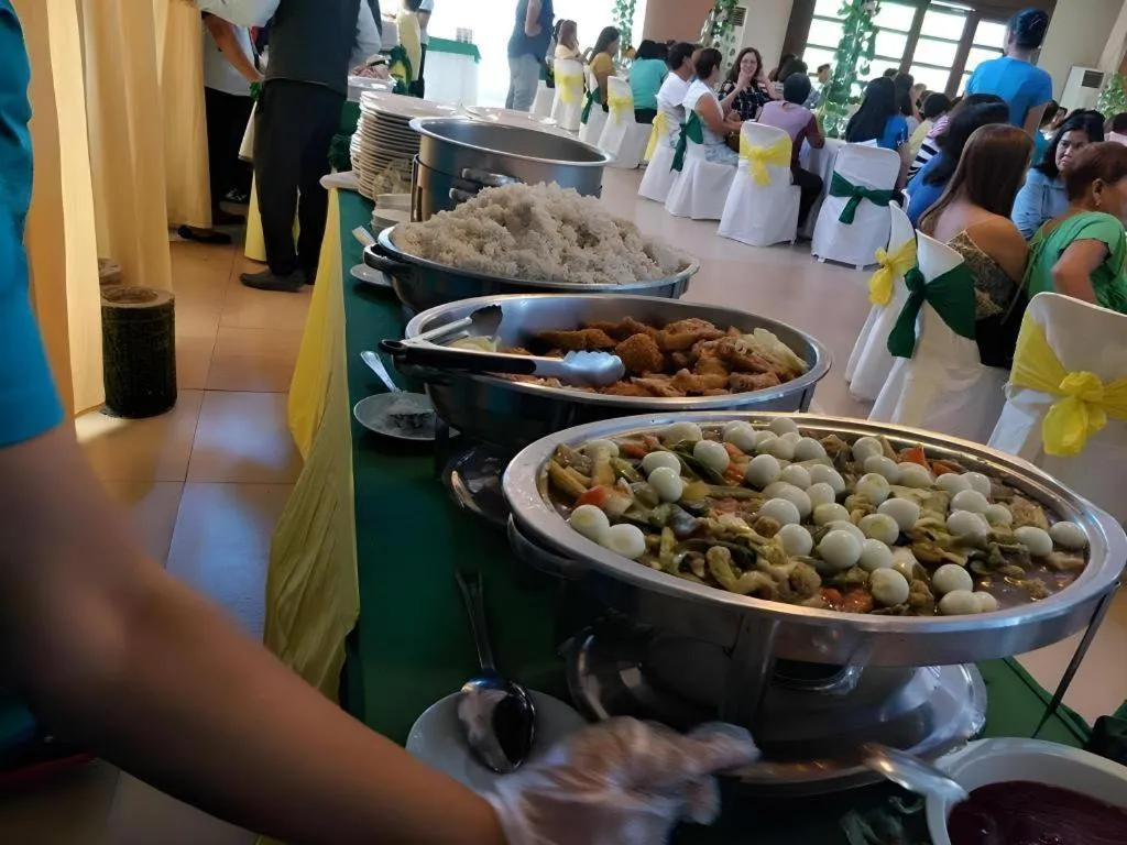 Quezon Premier Hotel - Candelaria