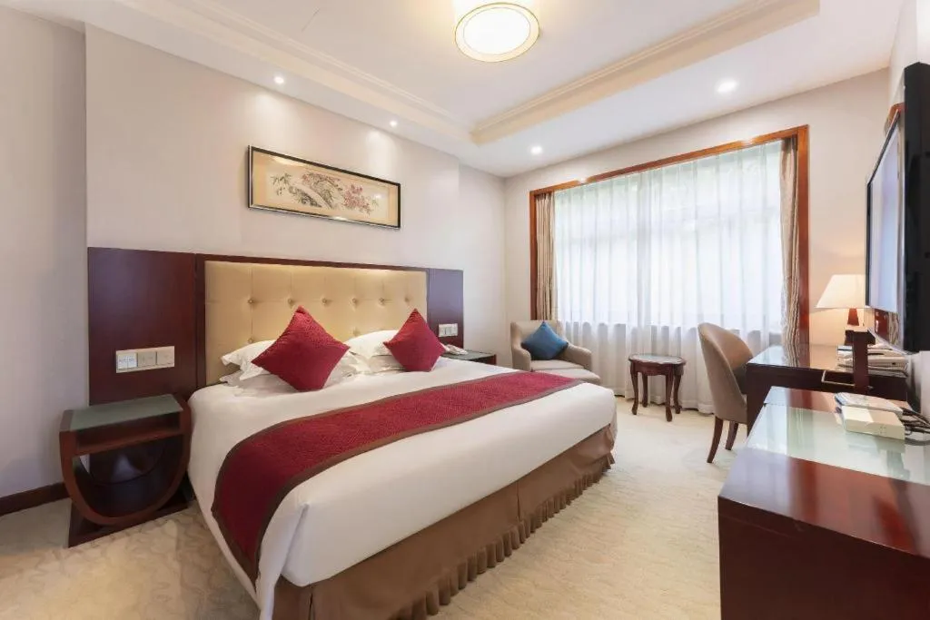 Bed in Shaoxing Yintai Hotel