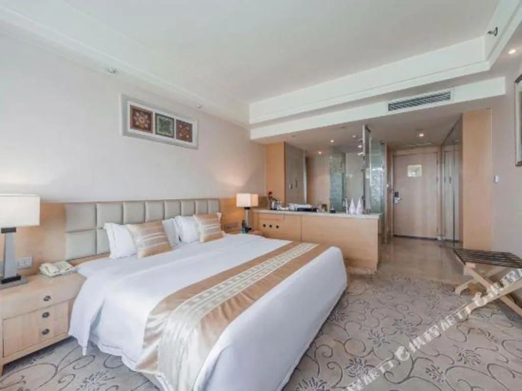 Bed in Chengdu Yinsheng International Hotel