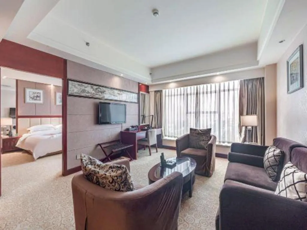 Bed in Chengdu Yinsheng International Hotel