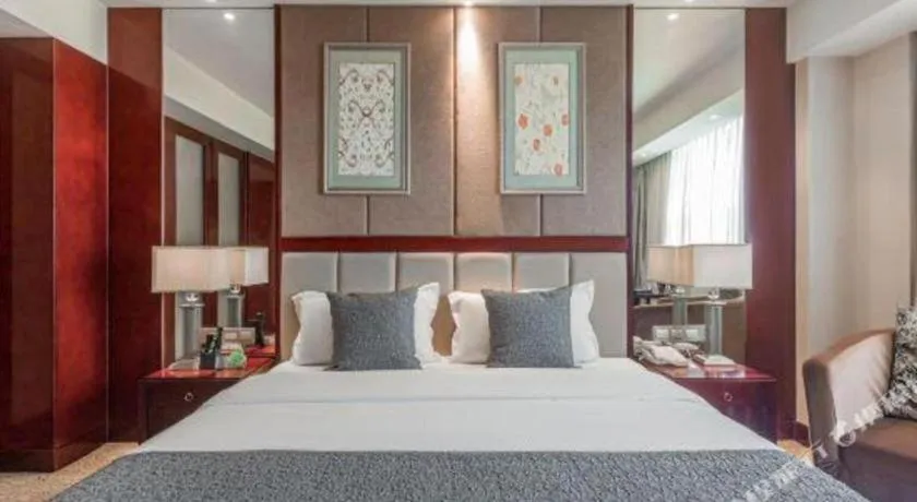 Bed in Chengdu Yinsheng International Hotel
