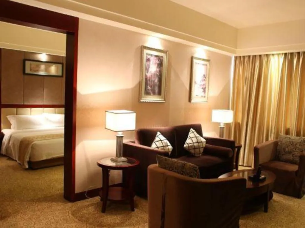 Bed in Chengdu Yinsheng International Hotel