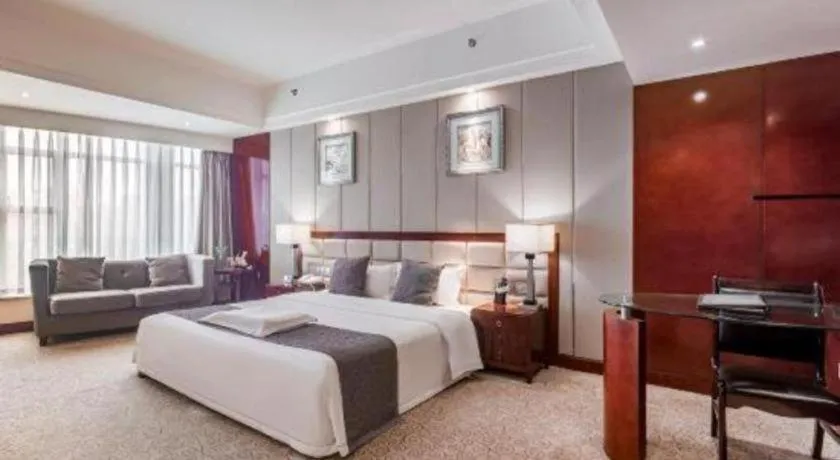 Bed in Chengdu Yinsheng International Hotel