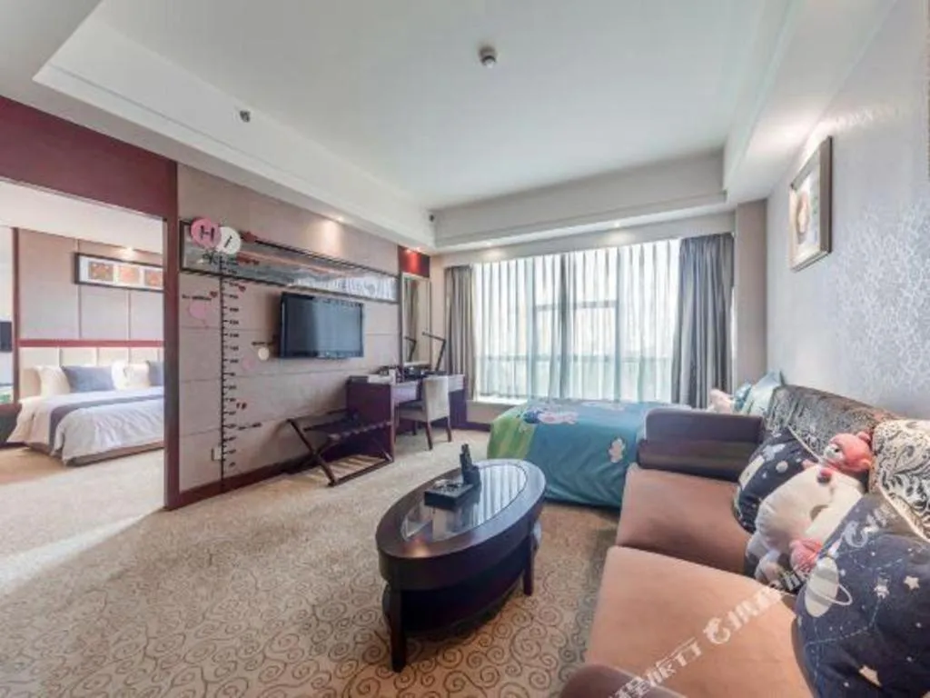 Bed in Chengdu Yinsheng International Hotel