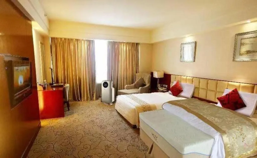 Bed in Chengdu Yinsheng International Hotel