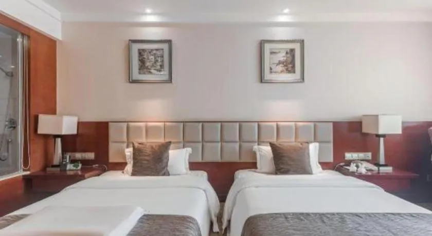 Bed in Chengdu Yinsheng International Hotel