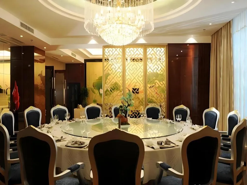 Chengdu Yinsheng International Hotel