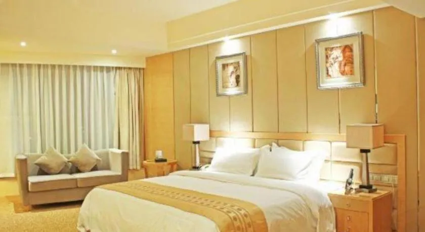 Bed in Chengdu Yinsheng International Hotel