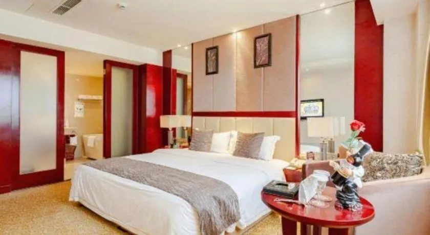 Bed in Chengdu Yinsheng International Hotel