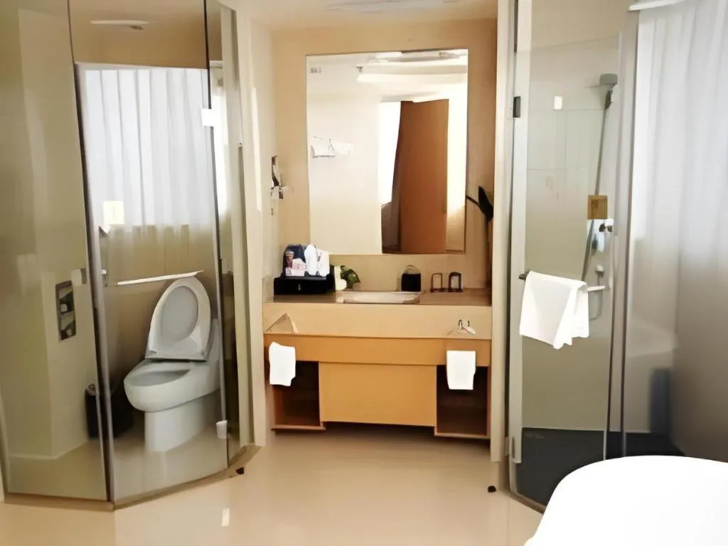 Chengdu Yinsheng International Hotel