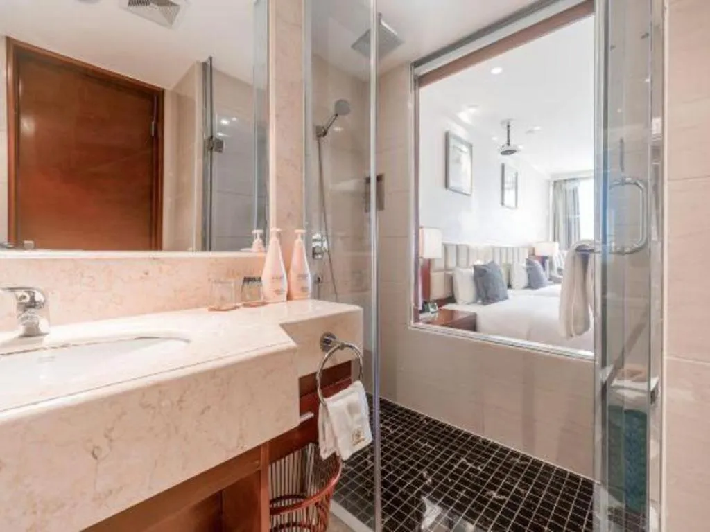 Bed in Chengdu Yinsheng International Hotel