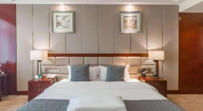 Bed in Chengdu Yinsheng International Hotel