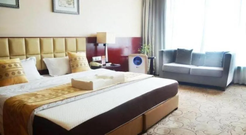 Bed in Chengdu Yinsheng International Hotel