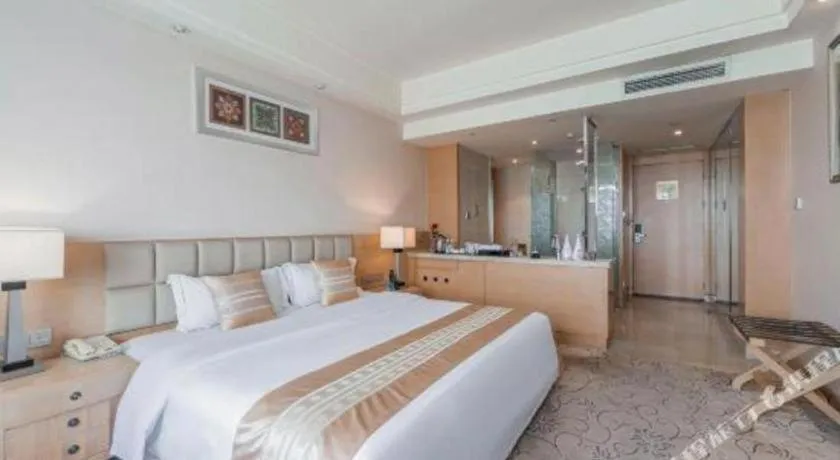 Bed in Chengdu Yinsheng International Hotel