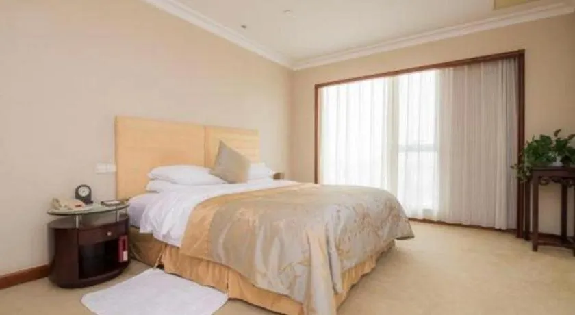 Bed in Dongying Dongsheng Hotel