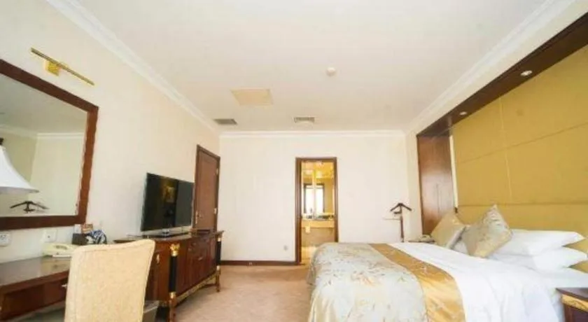 Bed in Dongying Dongsheng Hotel