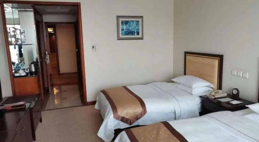 Bed in Dongying Dongsheng Hotel