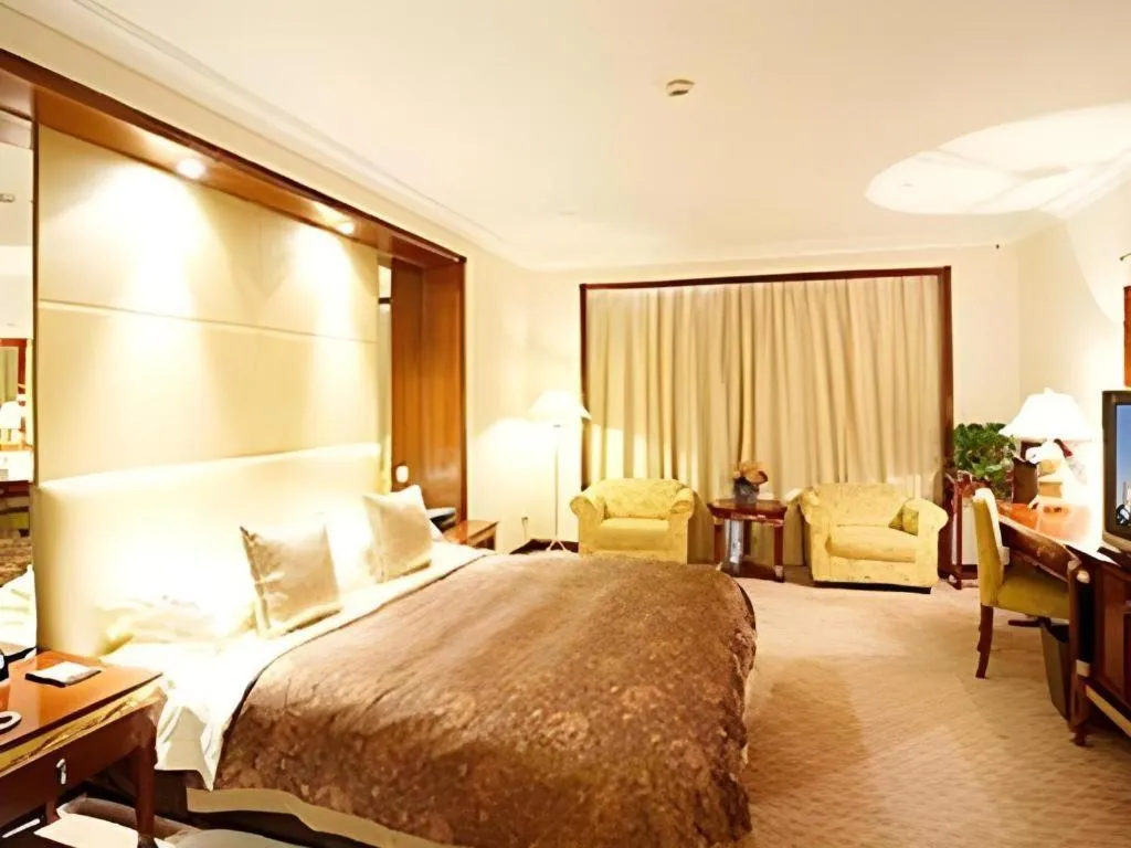 Bed in Dongying Dongsheng Hotel