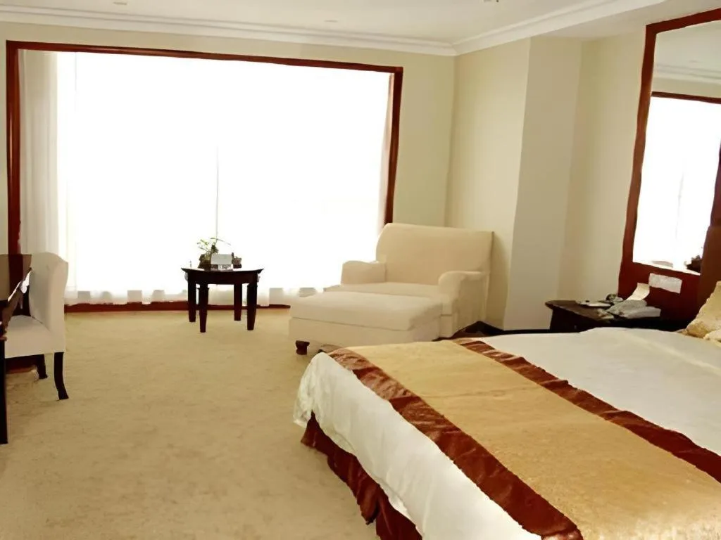 Bed in Dongying Dongsheng Hotel