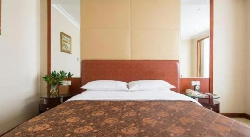 Bed in Dongying Dongsheng Hotel